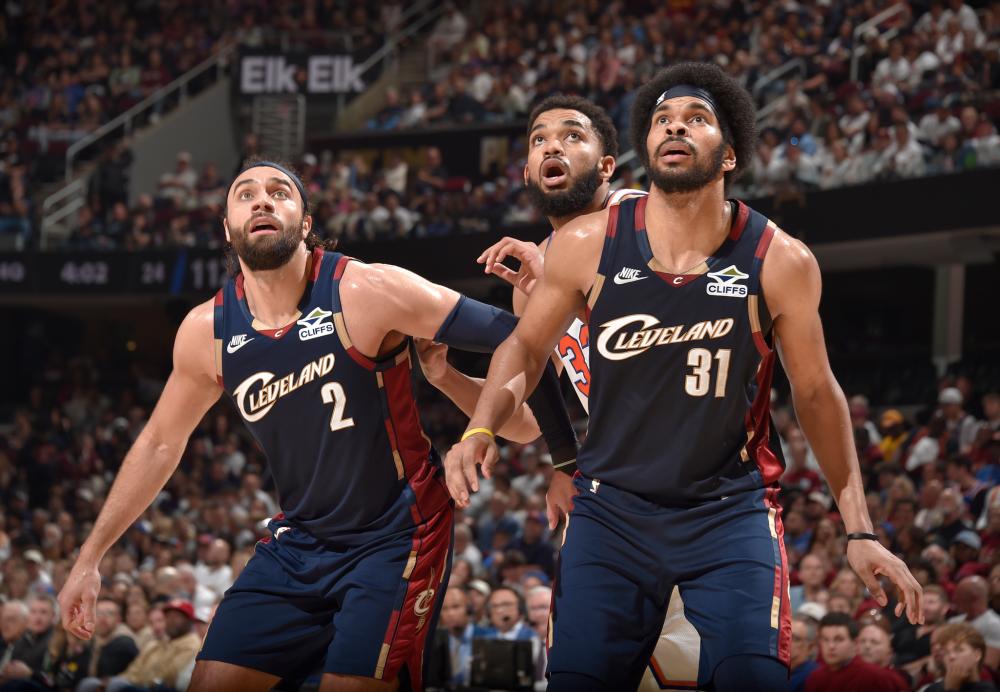 坎宁安确诊气胸引发热议 NBA评奖规则遭质疑 活塞季后赛希望受挫